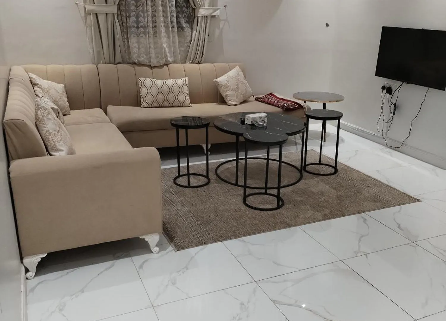 شقق صقر للعوائل -غرف نوم وجلسه واسعه ومطبخ- Riyadh Apartment