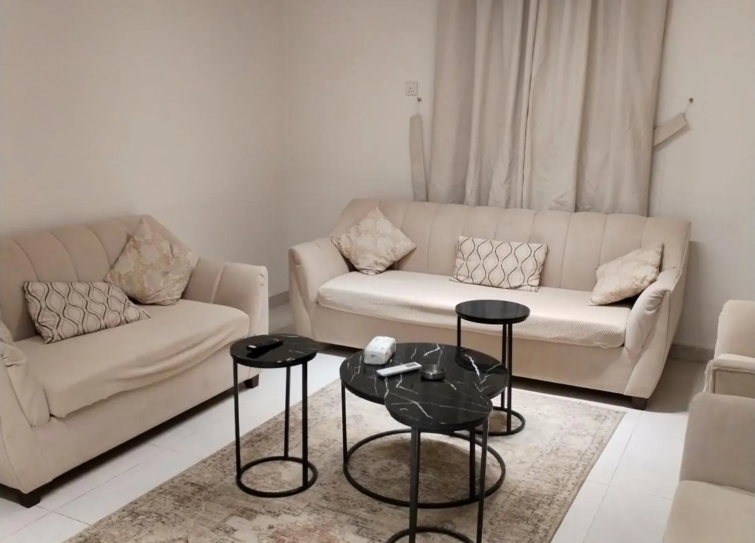 شقق صقر للعوائل -غرف نوم وجلسه واسعه ومطبخ- Riyadh Apartment