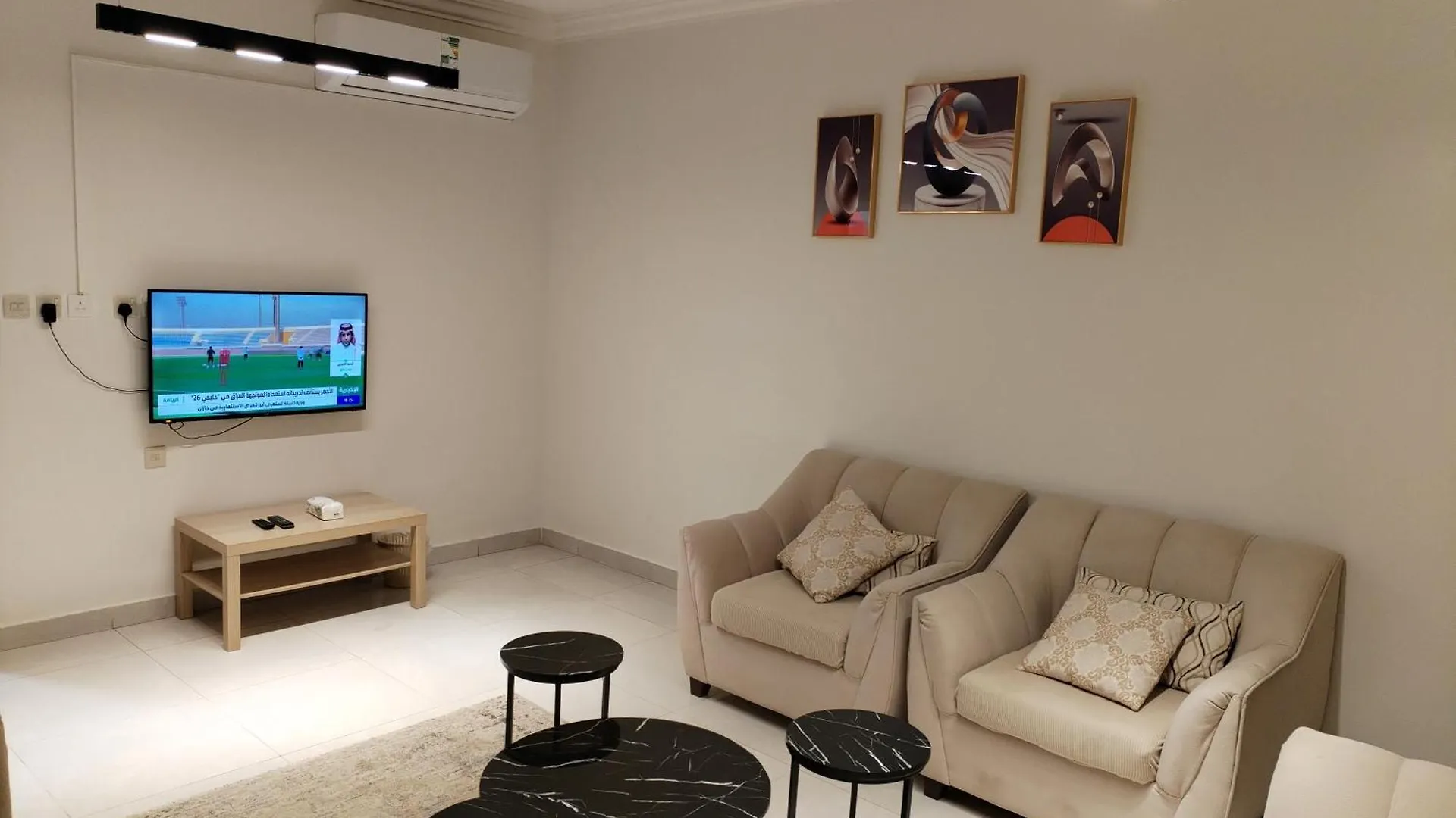 Apartment شقق صقر للعوائل -غرف نوم وجلسه واسعه ومطبخ- Riyadh